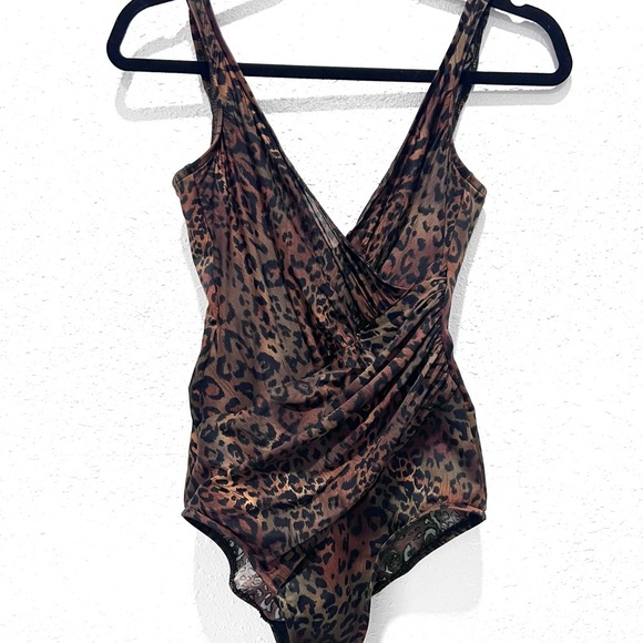 Miracle suit one piece twist front animal print 10 - Picture 1 of 10